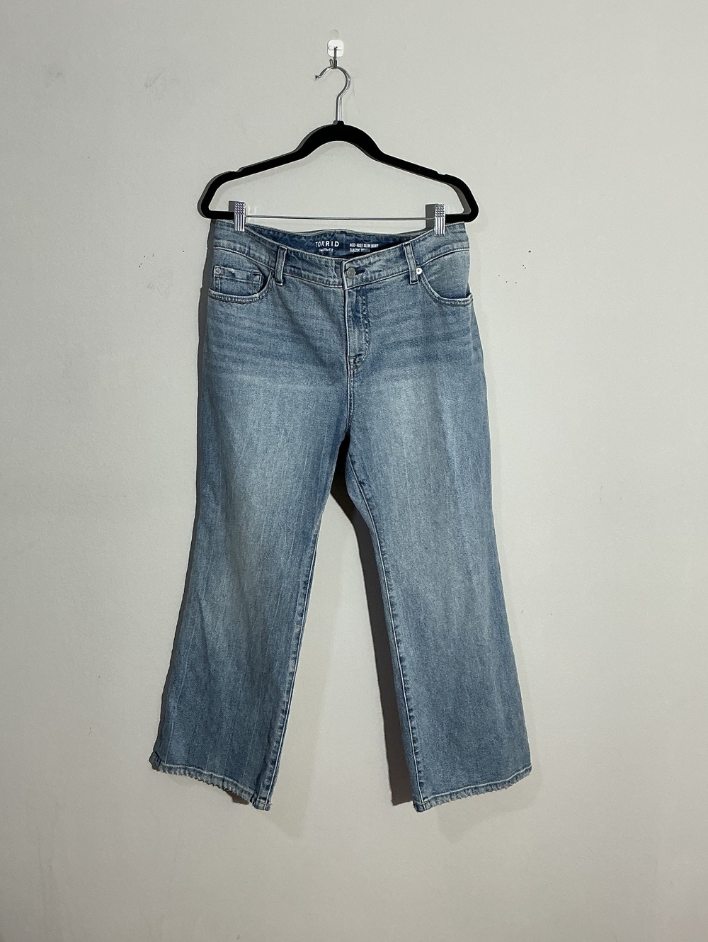 Torrid Mid-Rise Slim Boot Classic Denim Jeans 20 EX Short